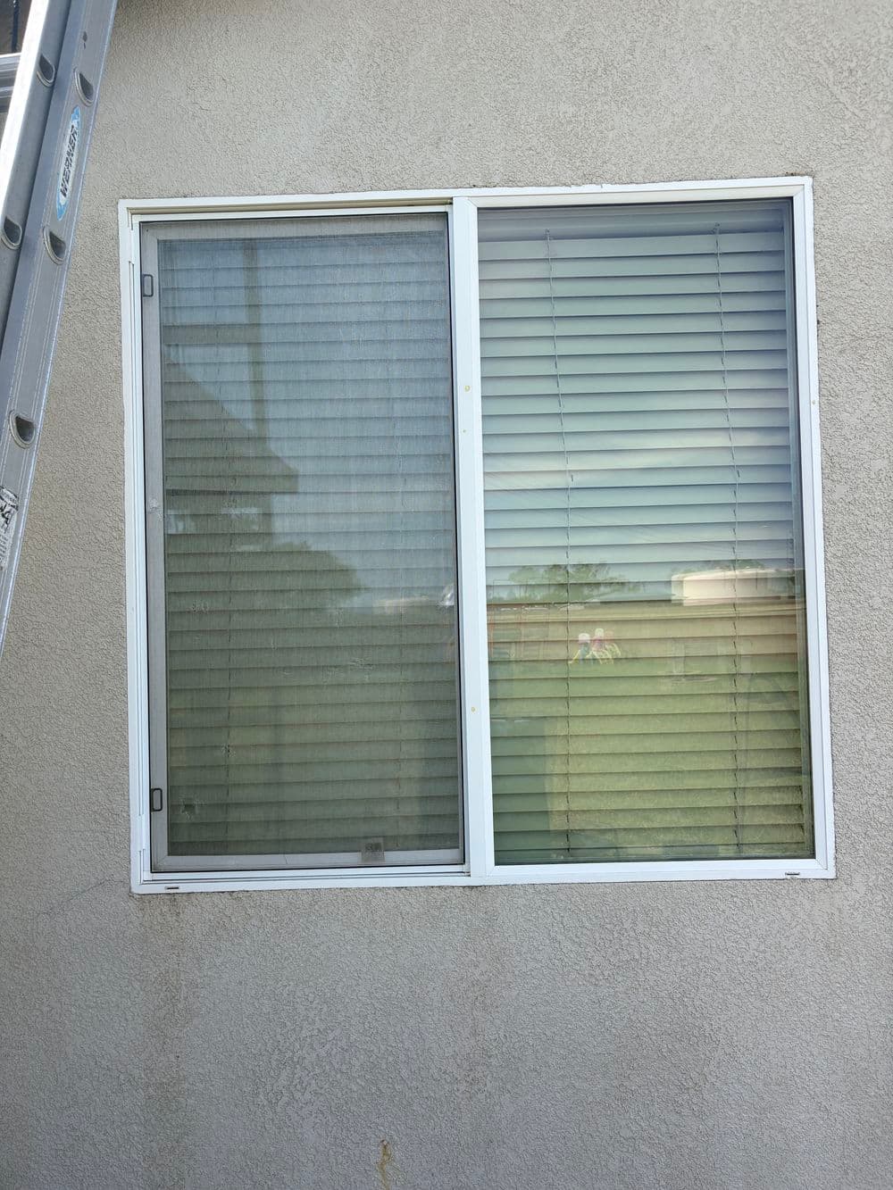 Gallery photos for Gutter Cleaning and Window Screen Repair in Olivehurst: Image #8