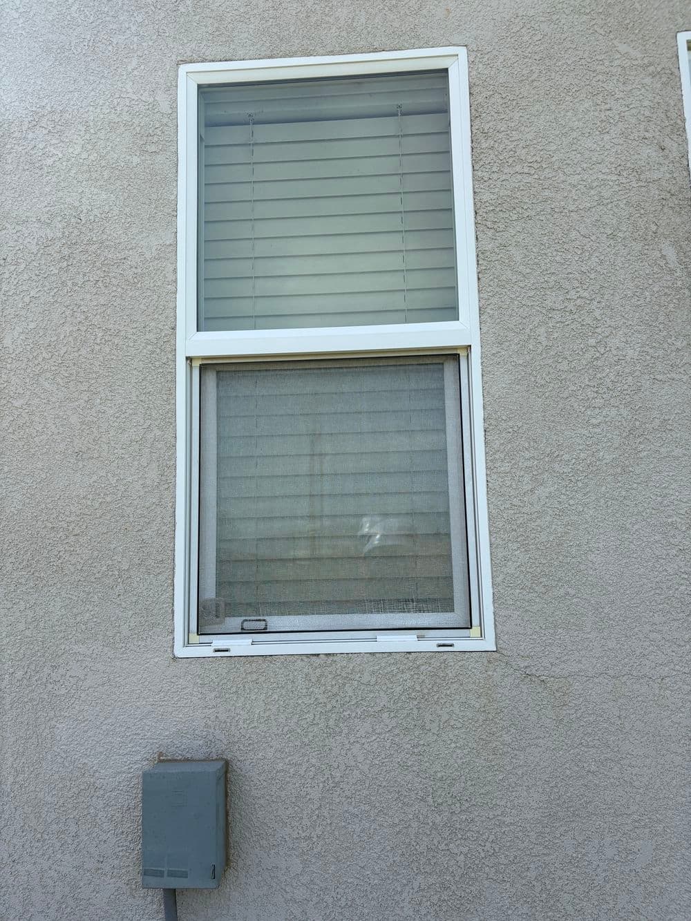 Gallery photos for Gutter Cleaning and Window Screen Repair in Olivehurst: Image #14