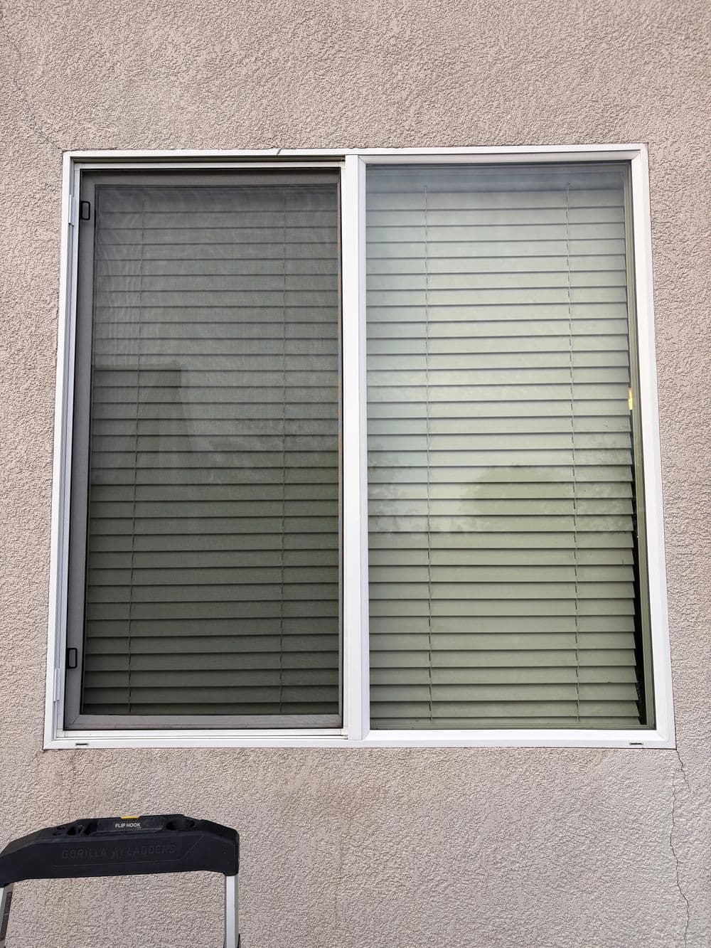 Gallery photos for Gutter Cleaning and Window Screen Repair in Olivehurst: Image #5