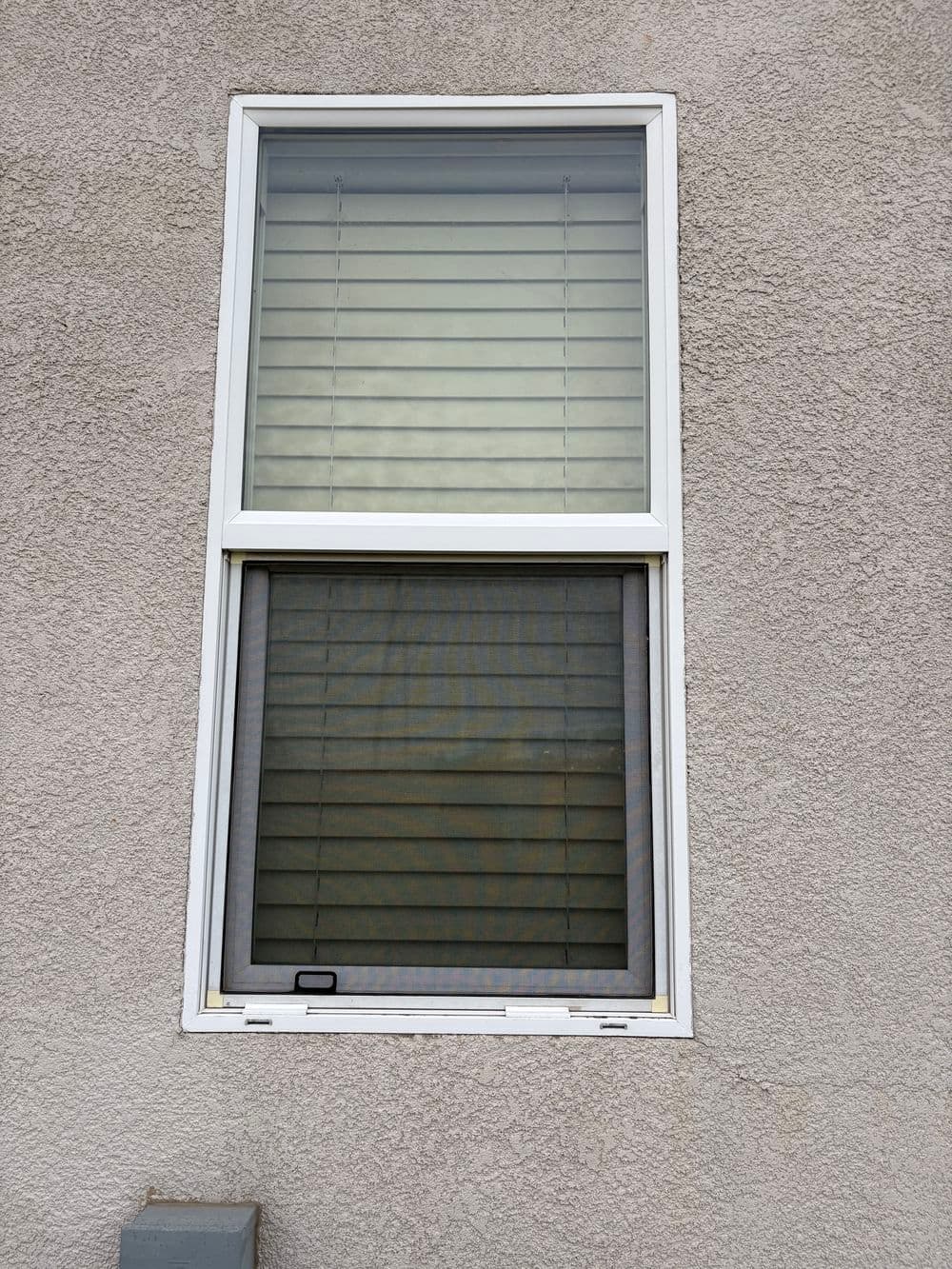 Gallery photos for Gutter Cleaning and Window Screen Repair in Olivehurst: Image #15