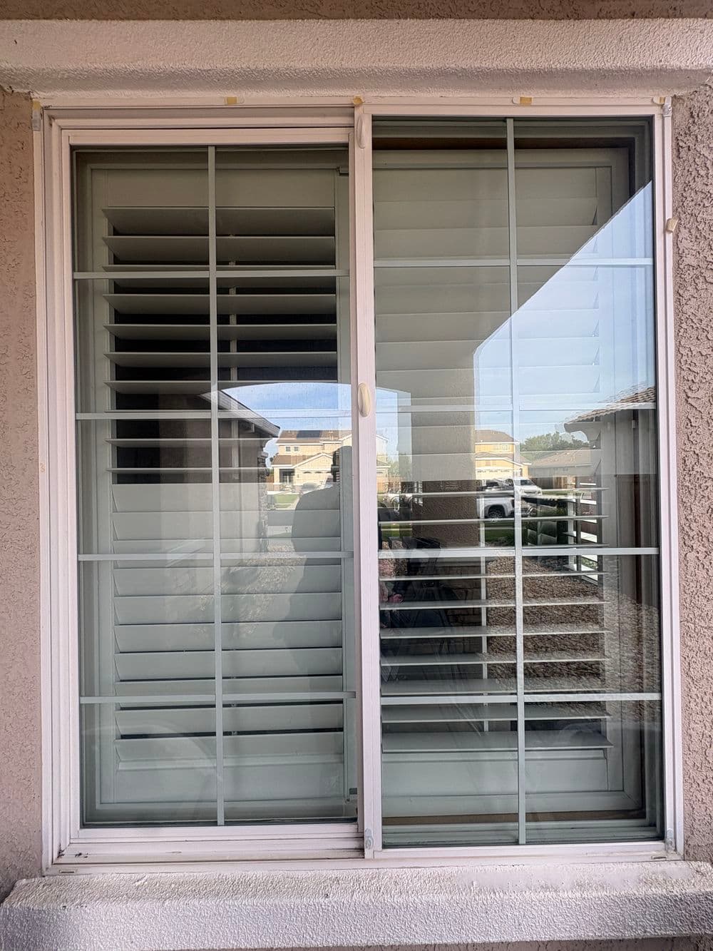 Gallery photos for Pre-Listing Window Cleaning and Screen Repair in Plumas Lake: Image #2