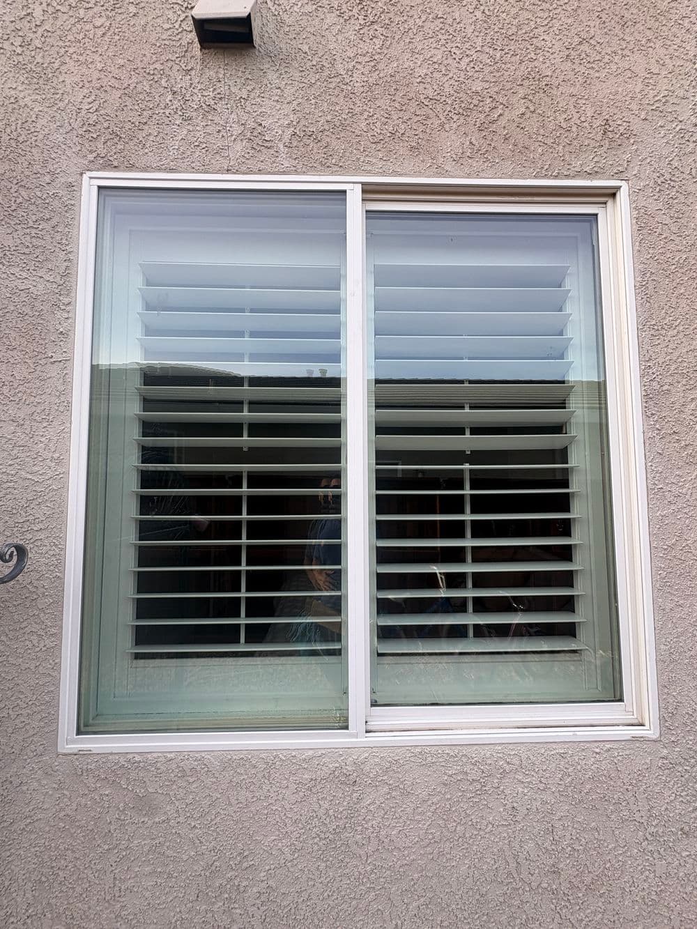 Gallery photos for Pre-Listing Window Cleaning and Screen Repair in Plumas Lake: Image #4