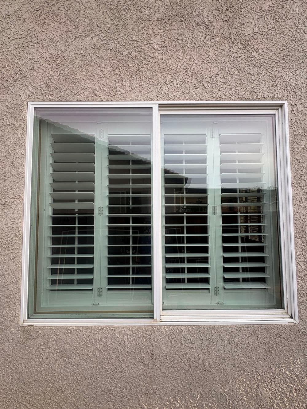 Gallery photos for Pre-Listing Window Cleaning and Screen Repair in Plumas Lake: Image #3