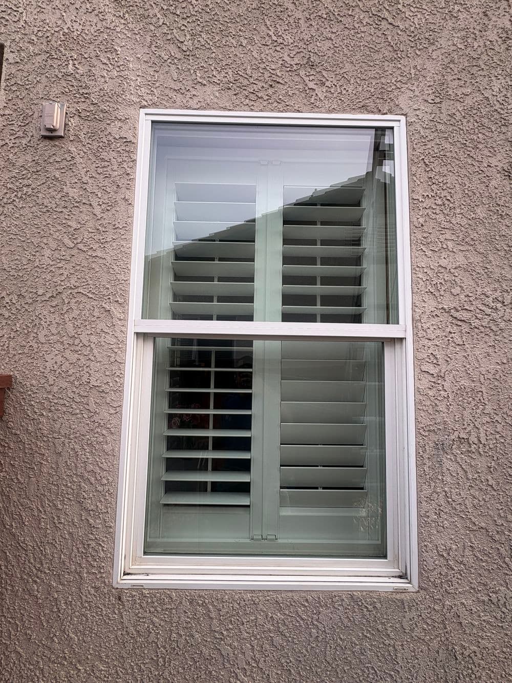 Gallery photos for Pre-Listing Window Cleaning and Screen Repair in Plumas Lake: Image #5