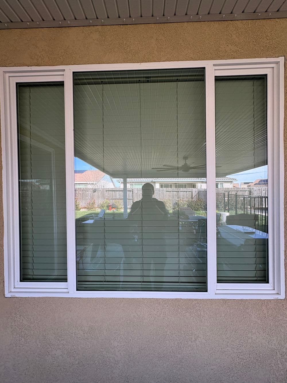 Gallery photos for Exterior Window Cleaning with Screens in Plumas Lake: Image #4