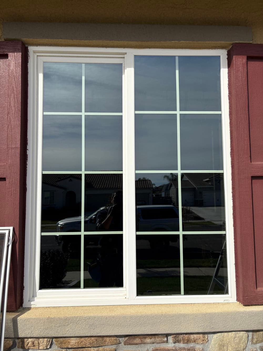 Exterior Window Cleaning with Screens in Plumas Lake image