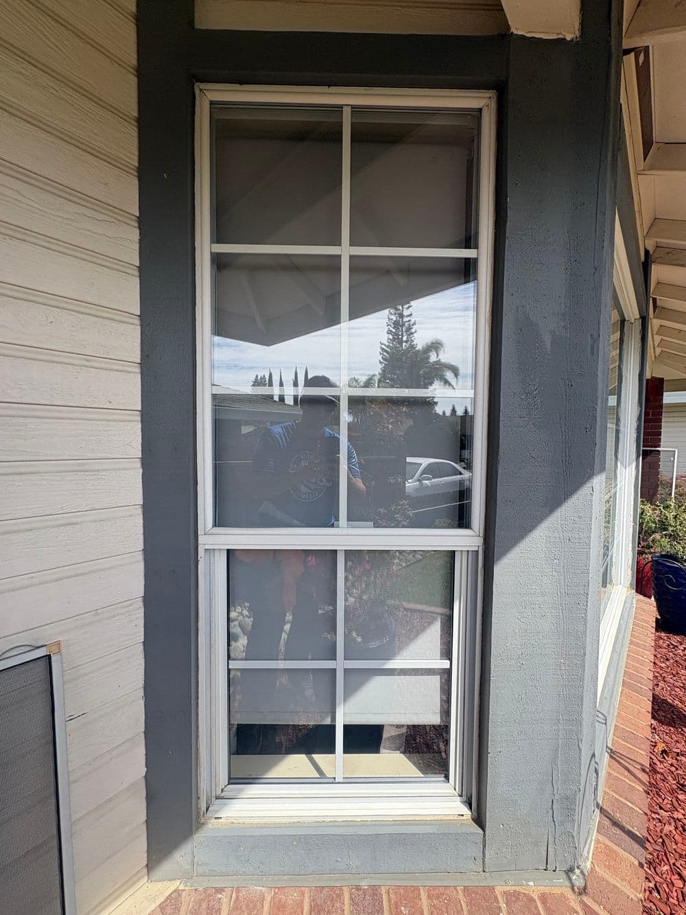 Exterior Window and Screen Cleaning Done Right in Yuba City image
