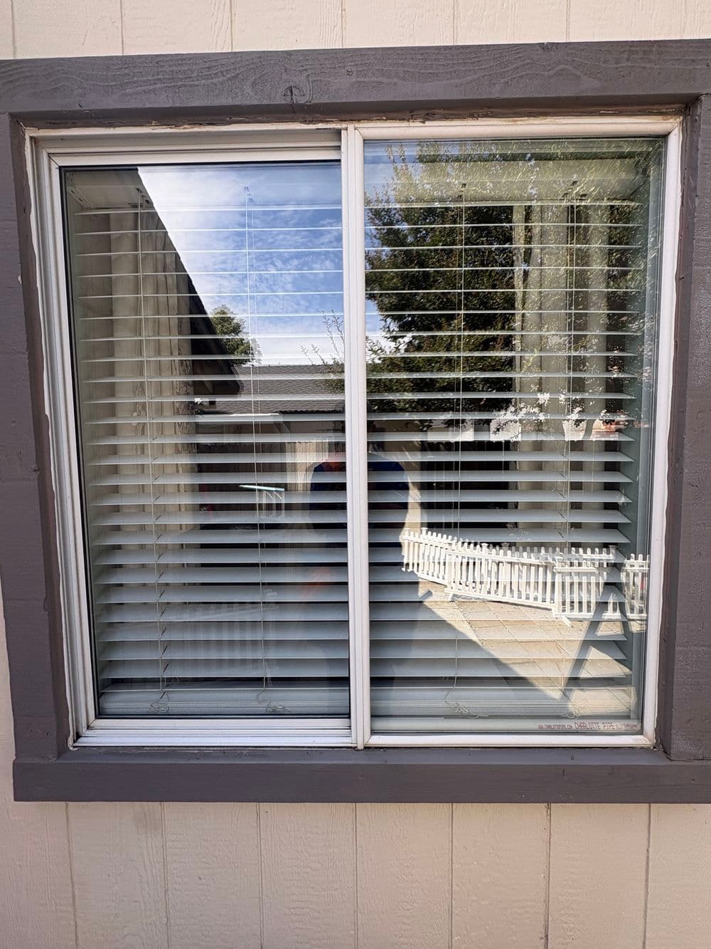 Gallery photos for Exterior Window and Screen Cleaning Done Right in Yuba City: Image #4