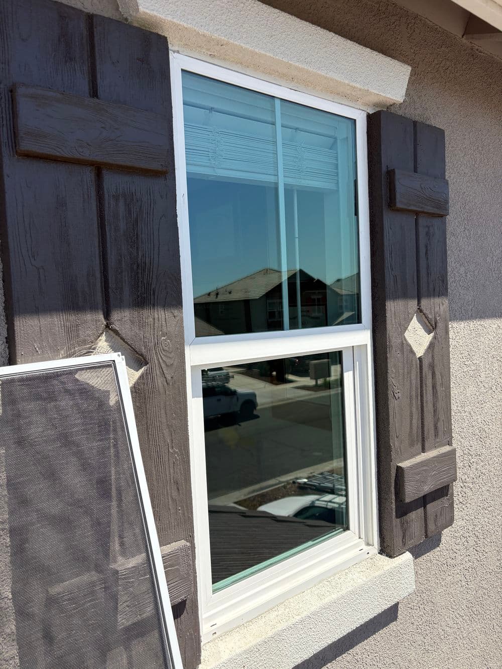 Gallery photos for Streak-Free Exterior Window Cleaning in Plumas Lake: Image #2