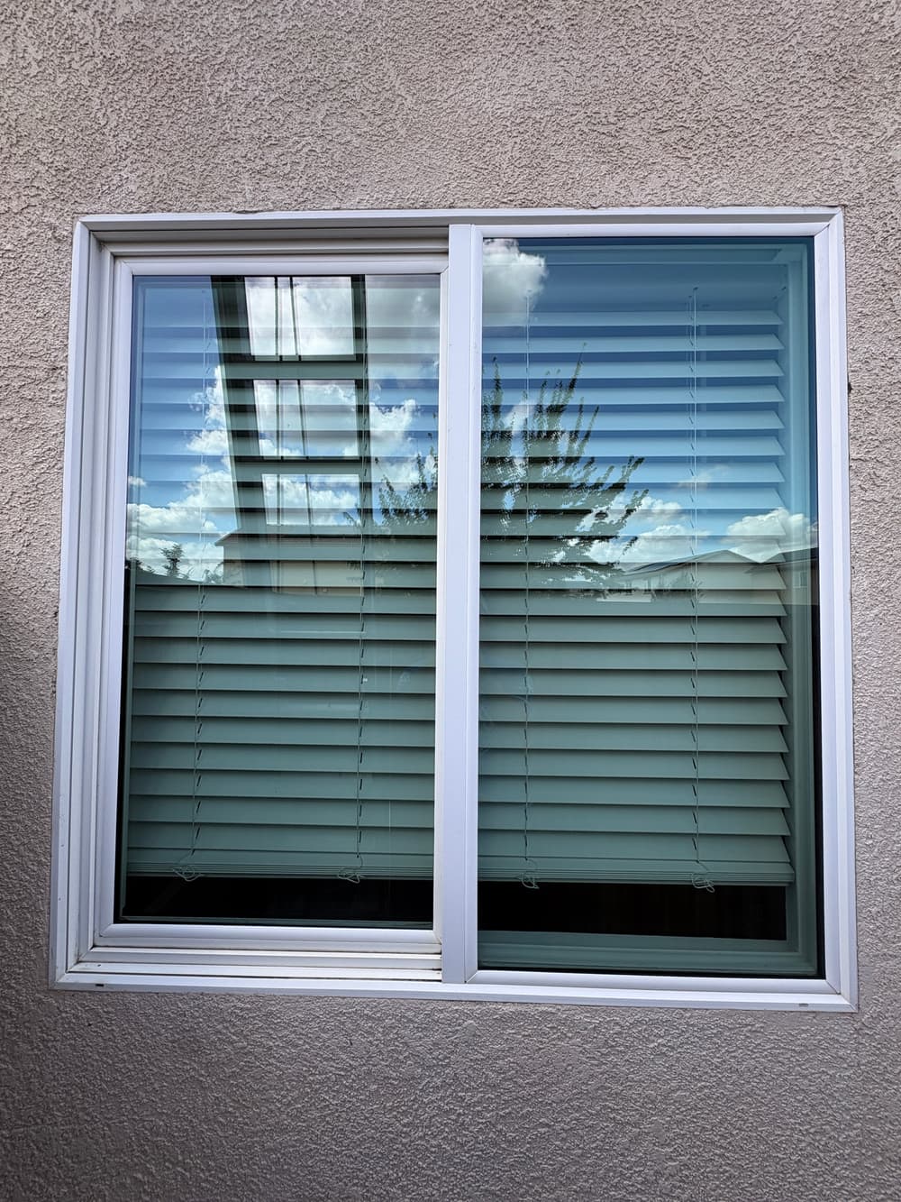 Gallery photos for Exterior Window Cleaning Before and Afters in Plumas Lake: Image #1