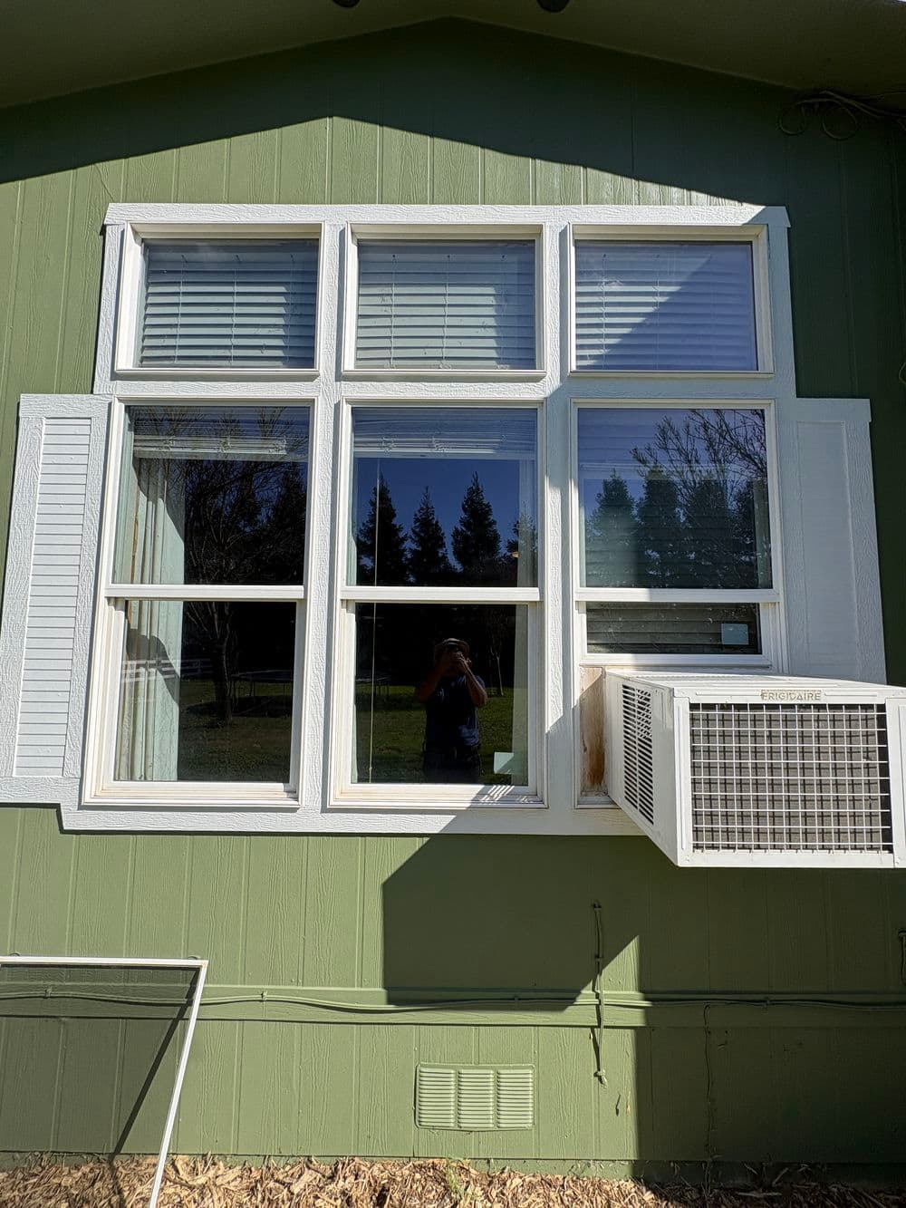 Gallery photos for Full House Screen Repair and Window Cleaning Before Listing: Image #5