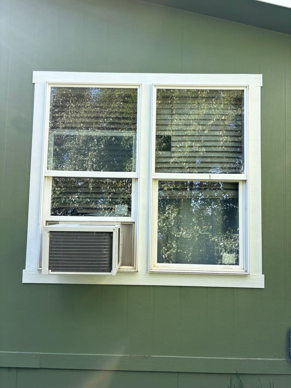 Gallery photos for Full House Screen Repair and Window Cleaning Before Listing: Image #9