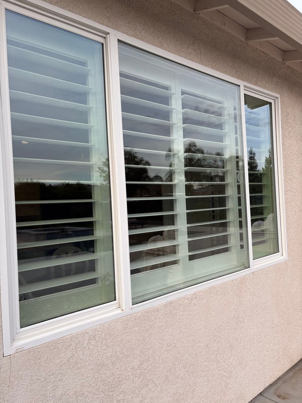Gallery photos for Exterior Window Cleaning with Screens Included in Plumas Lake: Image #6