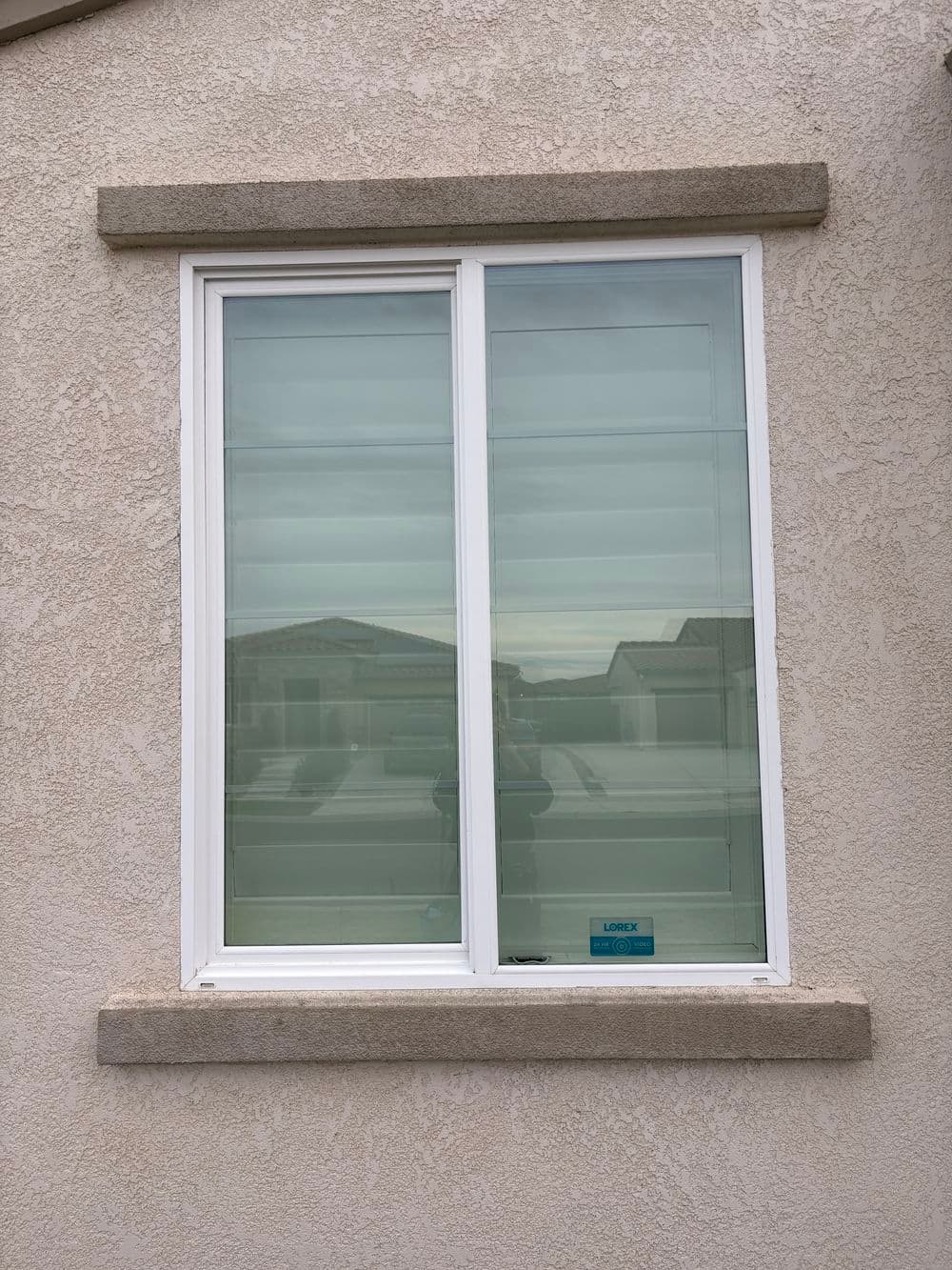 Gallery photos for Exterior Window Cleaning with Screens Included in Plumas Lake: Image #1