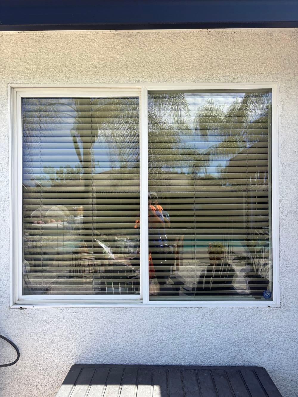 Exterior Window Cleaning with Screen Service in Plumas Lake image